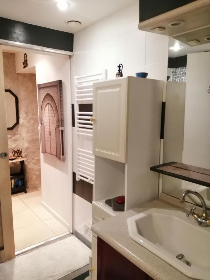 Jacuzzi Massage Sur Rdv,Duo,Reiki,Californien, Reflexologie Plantaire, Et Bouteille Mousseux Offerte Bed & Breakfast Ferolles Екстериор снимка