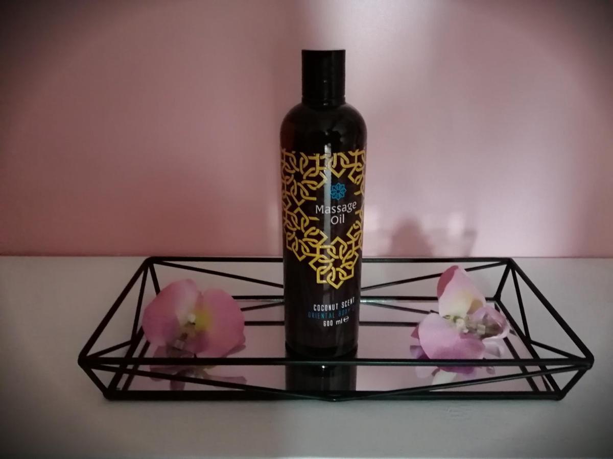 Jacuzzi Massage Sur Rdv,Duo,Reiki,Californien, Reflexologie Plantaire, Et Bouteille Mousseux Offerte Bed & Breakfast Ferolles Екстериор снимка